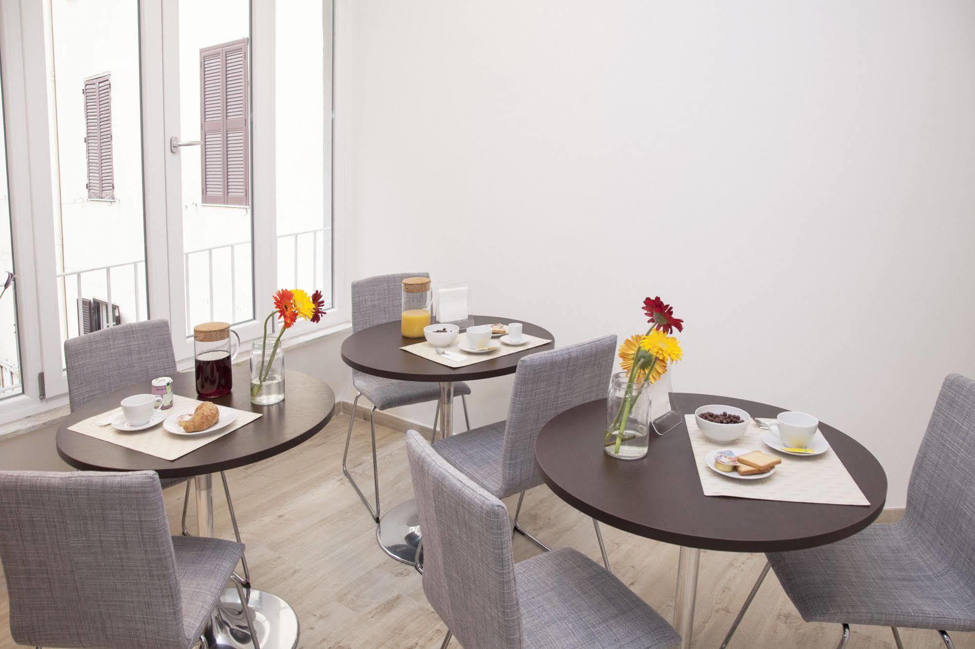 Maison Maneli Pensionat 3*